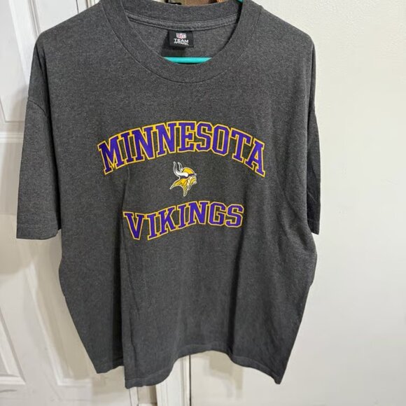 NFL Team Apparel Minnesota Vikings T-Shirt . Size XL - Picture 2 of 3
